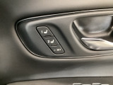 パワーシートは電動で細かく位置を調整でき、ドライビングポジションを快適な位置に合わせられます♪ メモリ機能付きで2パターンまでポジションの記憶ができとても便利です!