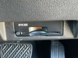 ビルトインタイプのETC2.0が付いてます。
