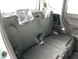居心地の良い後席空間が乗員に深いくつろぎをもたらします。