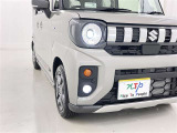 明るいライトが夜道を明るく照らしてくれます。 運転する上で、道路状況をいかに早く認識できるか重要なポイントです。 白色光が暗い道も明るく照らしてくれますよ。