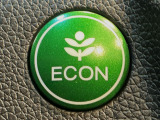 ★ECONスイッチ★ エコドライブを加速しよう!スイッチをONにすると、運転の仕方によるロスを抑え込み燃費をよくするようクルマが頑張ります(*^ー^*)燃費向上にチャレンジ♪