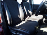 【内装】運転席 目立った汚れやへたりもなく良好です。