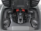 搭載された3.9L・V8ツインターボエンジンは720馬力(カタログ値)を発揮します。