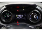 マルチインフォメーションディスプレイ付きのメーターです!エコ運転へ導く多彩な情報を表示してくれます。