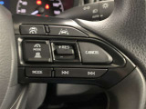 レーダークルーズコントロール(車速追従機能)付きです。車速に応じて追従支援してくれるので、ロングドライブも快適です。詳細は販売店スタッフまでおたずねください。