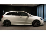 修理からメンテナンスまで、新車登録日から3年間無料トータルサポートするメルセデスケアを継承してご納車メルセデス・ベンツの価値と信頼性をさらに高め、オーナーの皆さまへより大きな安心を提供します。