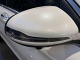 納車前整備は、メルセデスベンツ国際認定メカニックによる最新の検査ライン等の施設が充実した当社工場で入念に行います。メルセデス・ベンツの定める厳しい基準をクリアしたお車のみをご案内させて頂きます。