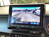 バックも安心のバックカメラ付いています。バックカメラがあると、いつでも安全にバックできますね。死角も減ります。