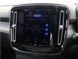 先進のエアピュリファイヤー(PM2.5センサー付)は、車内に侵入する有害なPM2.5微粒子を最大80%除去。よりクリーンで健康的な空気で満たされたキャビンであなたとあなたの大切なゲストをお迎えします。