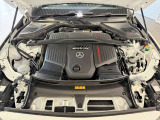 衝突エネルギーを効果的に吸収・分散するフロントセクションです。万が一の衝突時のために、高い乗員保護性能を確保しています。