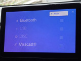 CD・DVD(再生機能)・ブルートゥース等を使用することができます。