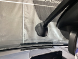 【別途SDカードの購入が必要です。また社外品は保証対象外となります。】運転中の映像・音声などを記録して、交通事故やトラブルが起きた時の正確な状況把握に役立つドライブレコーダーが装着済。