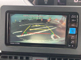 【バックカメラ】駐車時に後方確認もできますので、大きなお車が不安なお客様でも安心してお乗り頂けます。