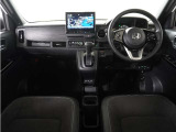 ◆インテリアパネル◆視界広々で非常に運転しやすくロングドライブでも疲れを感じさせないすっきりとまとまったインパネ周りです。
