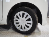 実車は夏用タイヤを装着、このムーヴには冬用タイヤが付属しています。