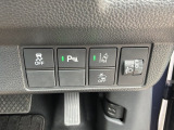 安全運転支援システム「Honda SENSING」、横滑りを制御しクルマを安定させるVSA機能、車庫入れや縦列駐車など狭い場所でも安心な障害物センサー搭載。