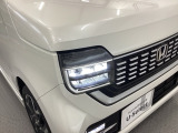 【LEDヘッドライト】点灯した瞬間のクリーンな白さが、今の車らしい清潔感を感じさせてくれます。明るさだけでなく、寿命や省エネ性能も優秀。長く乗る一台だからこそ、こだわわりたい方に最適です。
