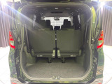 普段のお買い物や通勤、送迎等に十分な荷室スペースを確保しております。セカンドシートを倒すと、大きな荷物の積載も可能です♪