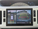 バックカメラが装備されているので後退時に車両の後ろ側をモニター画面に表示します!車庫入れなどでバックする際に後方確認ができて便利です!車庫入れが苦手な人もこれで安心です!