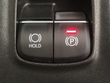 電動パーキングブレーキ装備です!また、渋滞や信号待ち等にブレーキ力を保持できるブレーキホールド機能付きです。