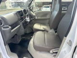 毎日全国の仕入れ先から厳選した車を仕入れております!プロの査定士の検査を受けた車を仕入れ、入庫後も社員が1台1台を走行チェックや状態確認・装備確認などを入念に行います。