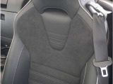 【純正RECAROシート】スポーティーな走りやワインディングロードでもしっかり体をホールドし快適なドライブをお楽しみいただけます。