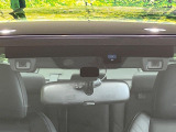 【アイサイトVer3】前方の車両等を検知し、衝突しそうな時は警報で注意を促し、ブレーキを踏む力をサポート。ブレーキを踏めなかった場合は衝突被害軽減ブレーキが作動、衝突回避をサポートします。