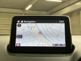 地図上に道路や現在地が表示され、周辺の位置関係を画面で確認できます。目的地へ向かう際のルート確認に役立ち、初めて訪れる場所への移動や、日常のお出かけをサポートします。