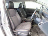 見通しのよいすっきりとした視界で、誰でも運転しやすいです。運転のしやすさは疲れにくさにも繋がりますよ♪