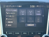 オーディオソースを画面上で選べるほか、AM・FMやディスク、SDなどの項目が表示され、使いたい音源を確認しながら選択できます。