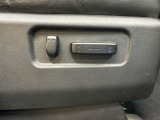 【パワーシート】電動でシートポジションの変更が可能です。手動式より細かくシート設定が可能ですのでより快適な姿勢でドライブを楽しんで頂けるでしょう。