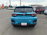 ターコイズブルー&times;SUVスタイルで、駐車場でもパッと目を引くおしゃれな仕上がり!