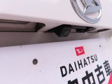 バックの苦手な初心者や女性にうれしいバックモニター 運転席の死角になる真後ろが確認できます。 (^^♪
