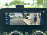 バックカメラにより駐車時の後方確認も楽にできます。