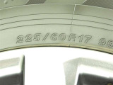 純正17インチアルミホイールが付いていますので、足元も引き締まります!