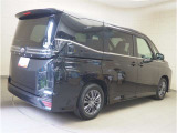 走りにこだわりながら収納力も持ち合わせたお車です。荷物を載せて軽快なドライブを楽しめますよ♪