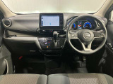運転席からの視界が左右に広く隅々まではっきりと見えます!クルマの前端も把握しやすく安心です!