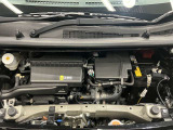 エンジンルームもクリーニング済みできれいですよ。日産の整備士がしっかりと丁寧に点検していますので安心してお乗りいただけます