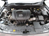 「SKYACTIV-G(ガソリン)」は、規格外の高圧縮を実現し、世界のエンジン技術者に驚きを与えました。さらに、それを維持したままノッキングの発生を抑え、熱効率を向上、走りにも寄与したエンジンです。