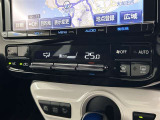 ★エアコンはオートタイプが装着済みです!オートモードにしておけば、車内温度を設定するだけで風の料や吹き出し口の切り替えを機械が行ってくれます!一年中快適な環境を作れますよ♪