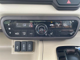 【エアコン】『エアコン装備』の画像になります。暑い夏でも寒い冬でも、車内に快適な空気を届けるので、いつでも快適な車内空間を創り上げます!