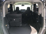 荷室スペースも十分なスペースを確保しております。大きな買い物やちょこっとのご旅行なども十分に使えます。荷室が広いのは嬉しいですね。