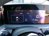 メーター中央に、様々な車両情報を表示してくれる、ディスプレイがついています。