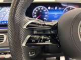 メモリー付きパワーシートが装備されている車両はシートの位置・ドアミラーの角度・ハンドルの位置を3名まで記憶出来ます。