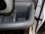 運転席の届きやすいところにドリンクホルダーがついています。視線をそらすことなく手に取れるので運転に集中できて安心ですね。
