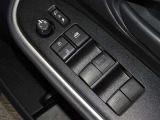 電動格納式ドアミラー・パワーウインドウを装備しています。