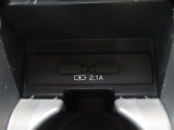 USBポートも2つ付いております。