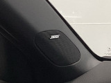 【BOSEプレミアムサウンドシステム】12個の高性能スピーカーを車室内に配置。迫力の重低音をお楽しみいただけます。