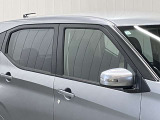 プラスチックバイザーがない分デザインもすっきり★洗車の時の窓拭きもラクラクです!