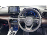 運転席まわりです。 各操作スイッチは使いやすい位置に配置されてます。